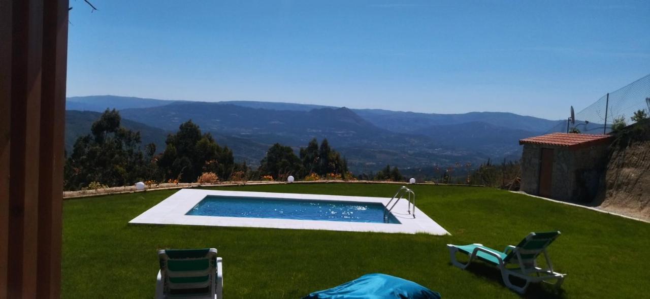 Bungalow Com Piscina セロリコ・デ・バスト エクステリア 写真